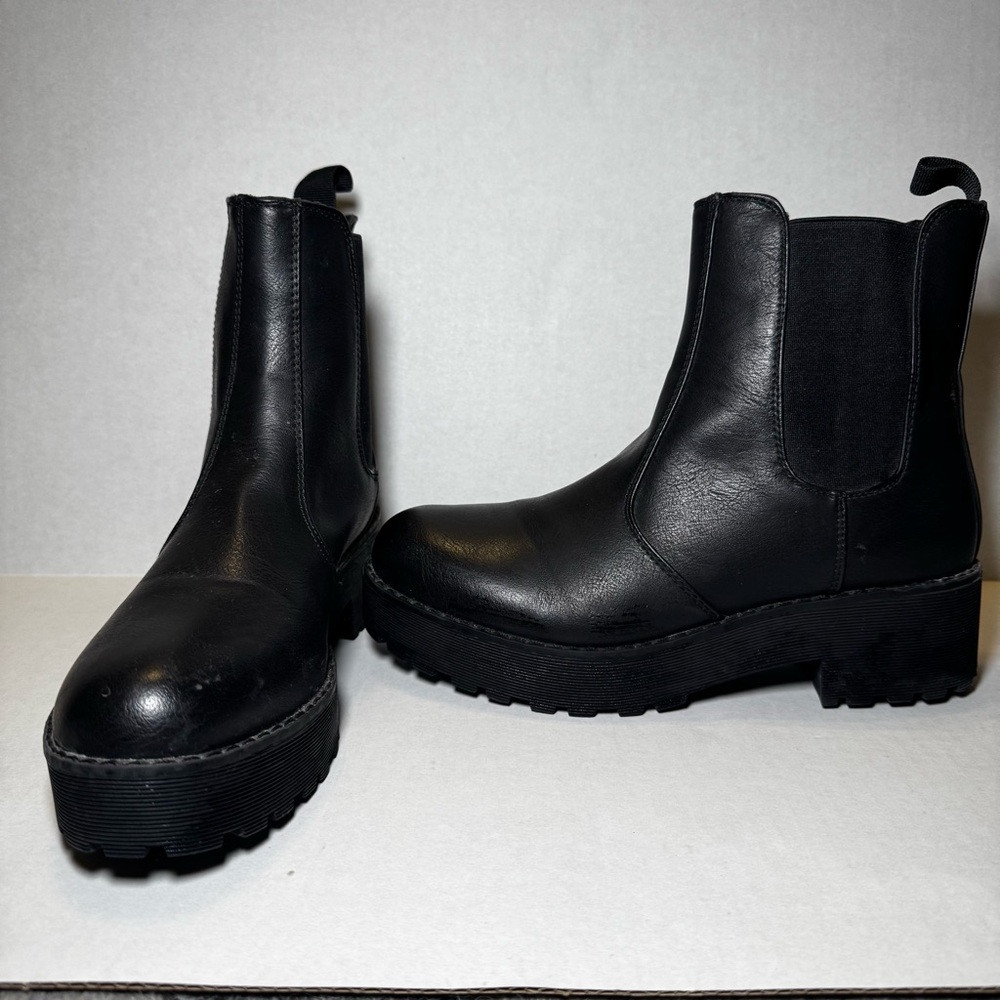 Dirty Laundry Platform Chelsea Boots - Women's Size 8 - Black -Chunky Lug Sole